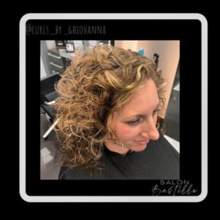 B L O N D E / curls🤍
•
•
•
#salonfave